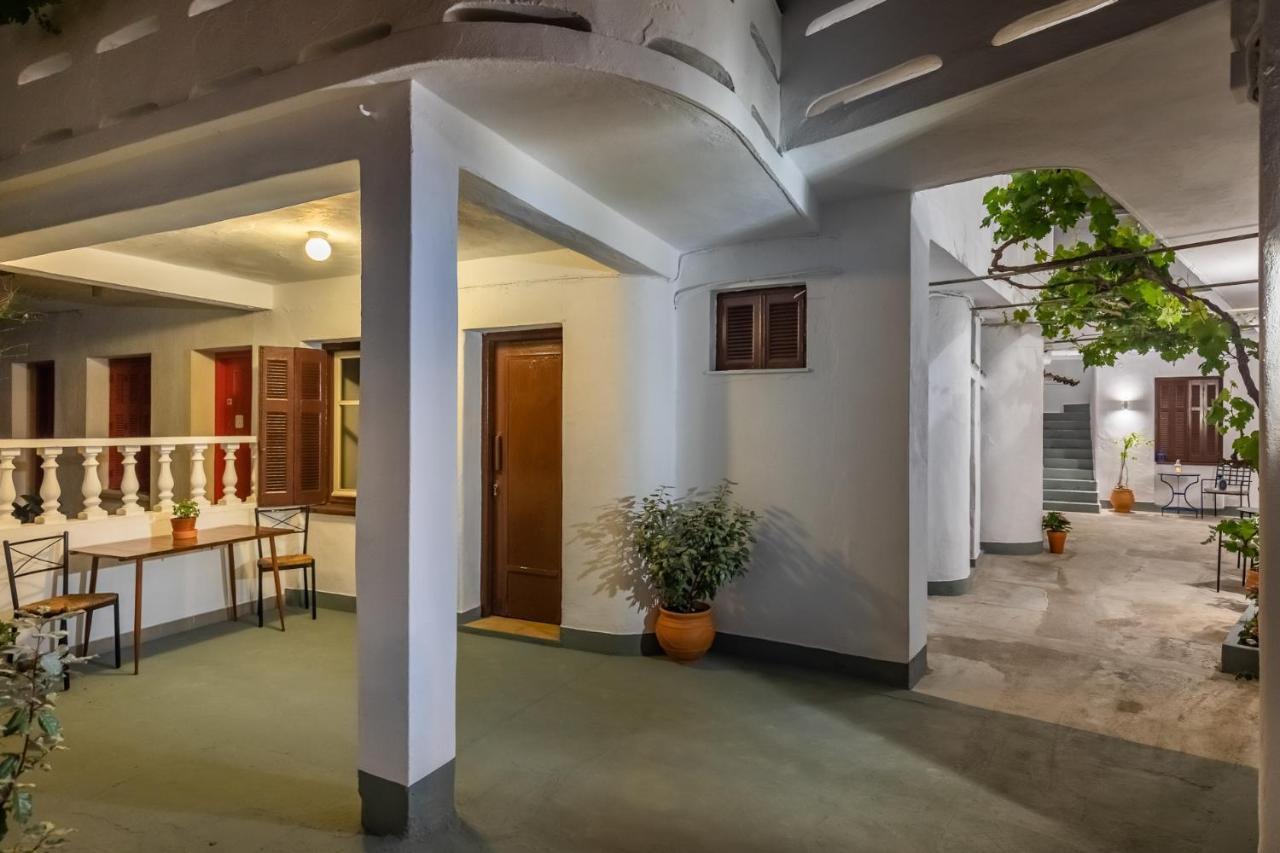 Uncle John'S Guesthouse Скопелос Экстерьер фото