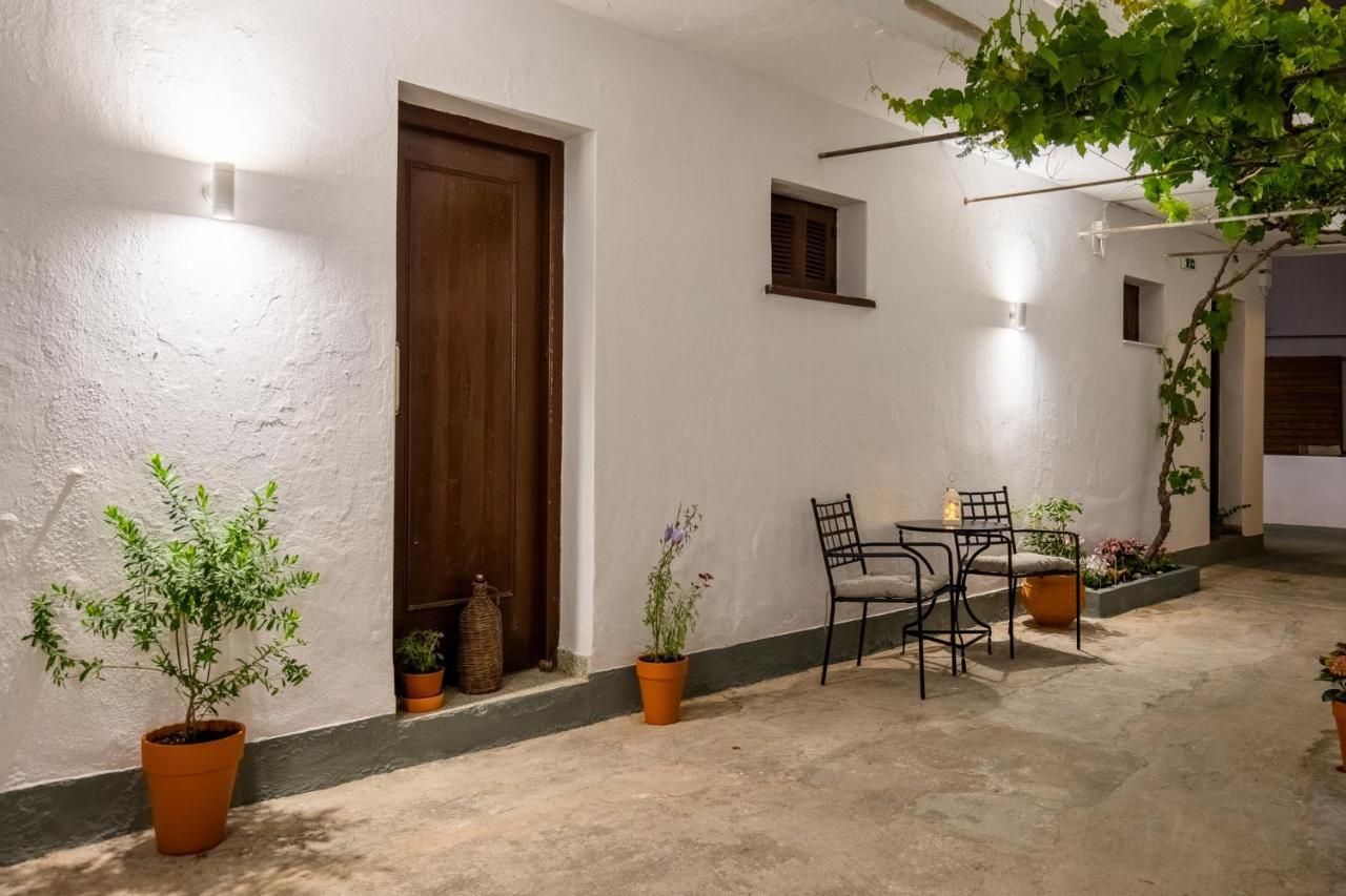 Uncle John'S Guesthouse Скопелос Экстерьер фото